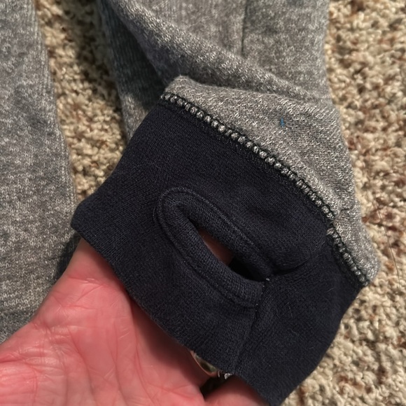 GUC Carolina Tarheels football sweat shirt - Picture 6 of 6